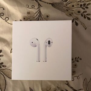 AirPods 2nd generation with Charging Case - White